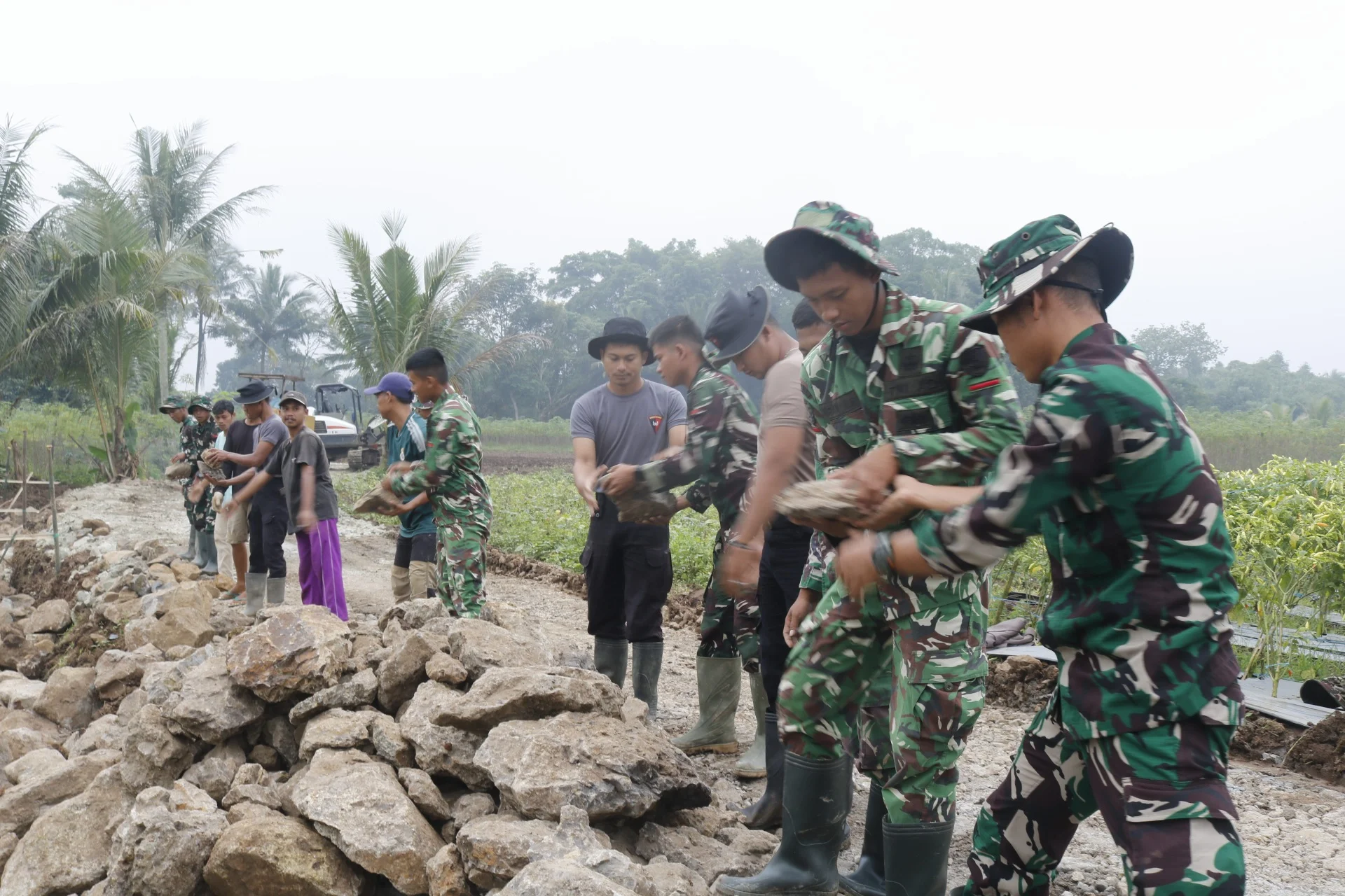 Semangat Tanpa Sekat, TMMD Ke-127 Satukan TNI–Polri dan Warga dalam Harapan