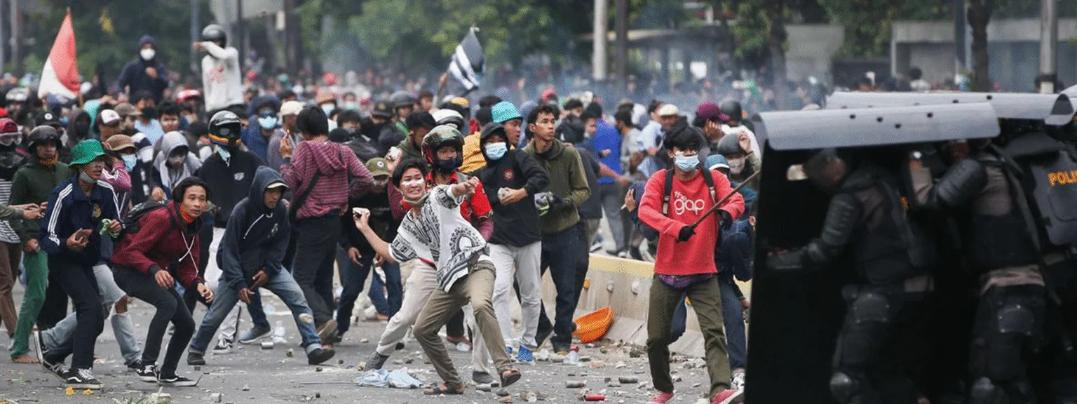 KERESAHAN SOSIAL BERJEJARING, ESKALASI DIGITAL, DAN KETAHANAN TERITORIAL: MEMBACA ULANG EFEK PROKSI DI INDONESIA