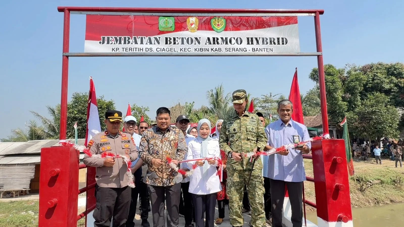 Dandim 0602/Serang Resmikan Jembatan Beton Armco Hybrid Program Presiden