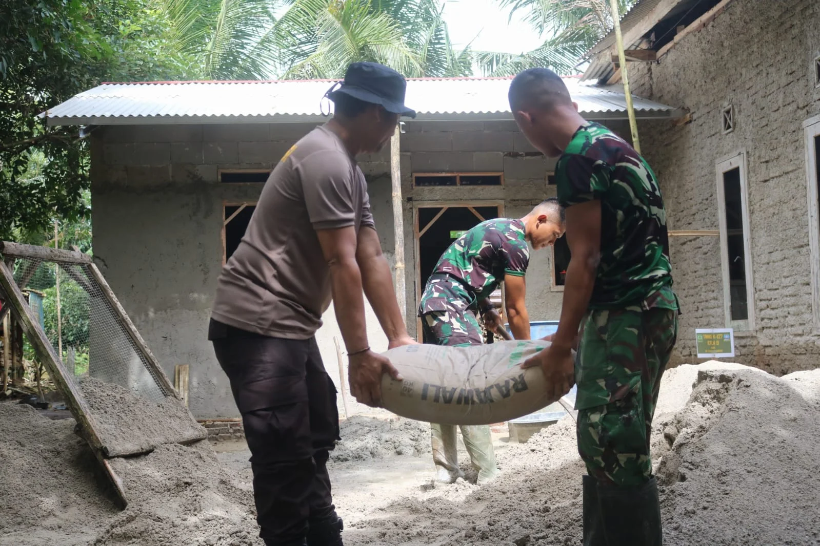 Dari Dinding Reyot Menuju Hunian Bermartabat: Sentuhan TMMD Ke-127 untuk Rakyat