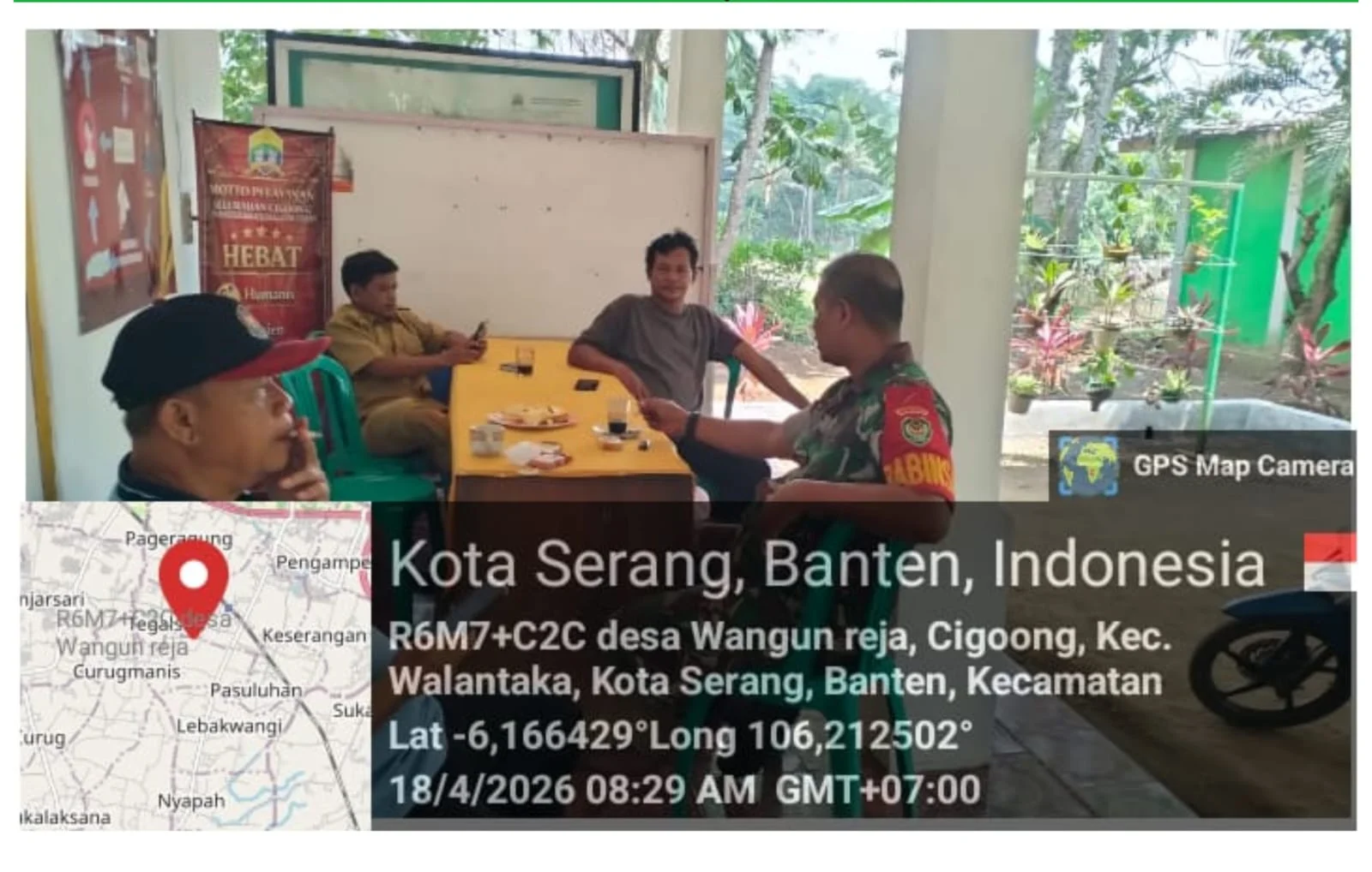 Perkuat Silaturahmi, Babinsa Koramil 0602-03/Walantaka Kodim 0602/Serang Monitoring Wilayah Melalui Komsos