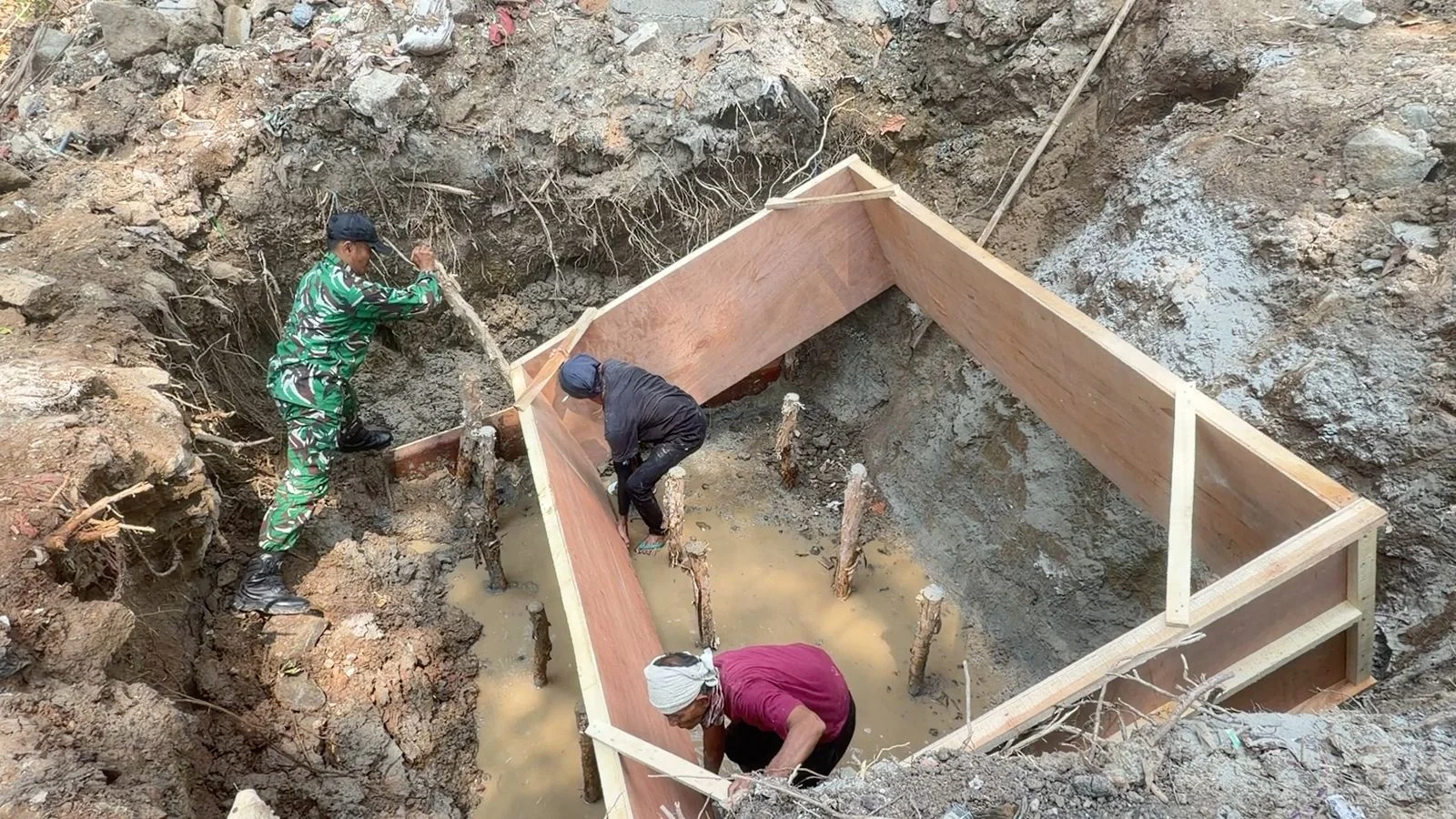 Inisiasi Presiden Prabowo, Pembangunan Jembatan Perintis Merah Putih di Pamarayan Sambut Harapan Baru Masyarakat