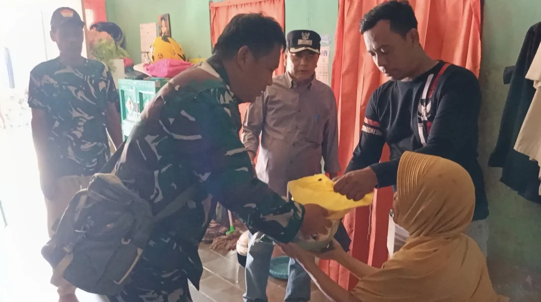 Setitik Asa di Kelopak Mata Nenek Supiah, Sinergi Kasih Babinsa Koramil 0602-01/Kota Serang dan Lurah Sumur Pecung