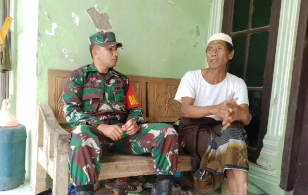 Babinsa Koramil 0602-02/Kasemen Kodim 0602/Serang Rangkul Tokoh Agama Jaga Kondusivitas Wilayah