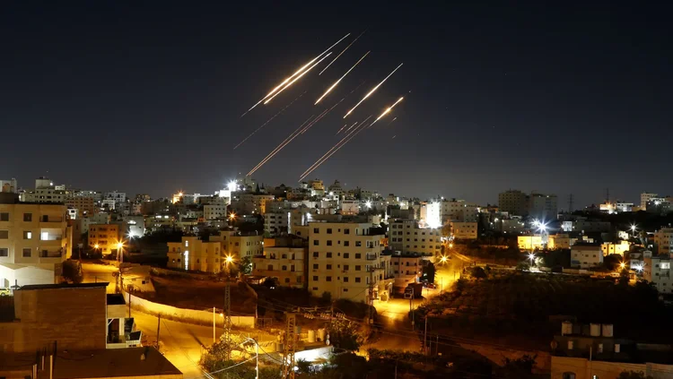 Menembus Perisai Berlapis: Keterbatasan Integrated Air and Missile Defense Israel, Deep Battle, dan Koordinasi Bantuan Tembakan dalam Serangan Rudal Iran