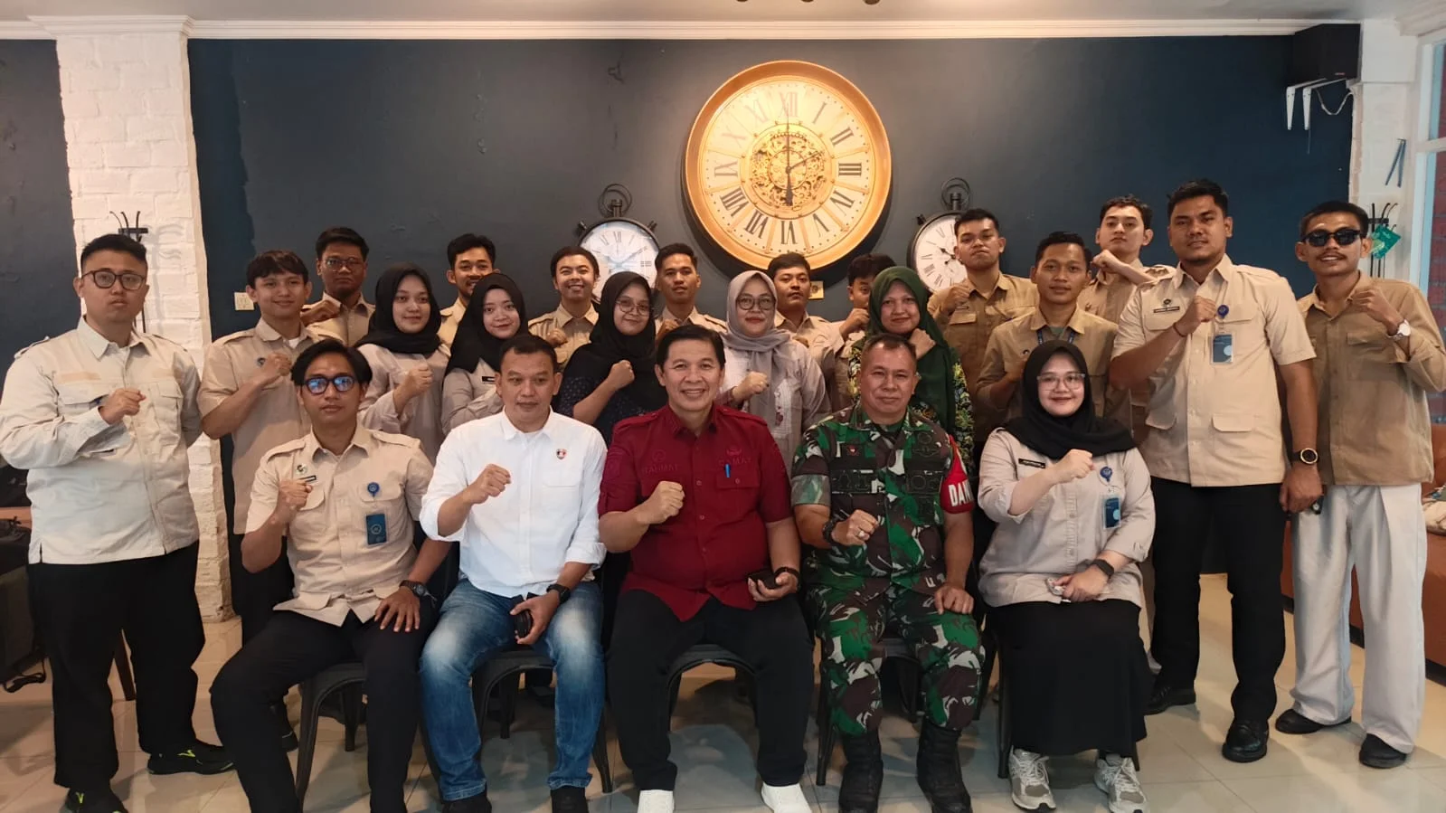 Sinergi Danramil 0602-04/Taktakan Bersama Camat Taktakan Kawal Evaluasi Program MBG