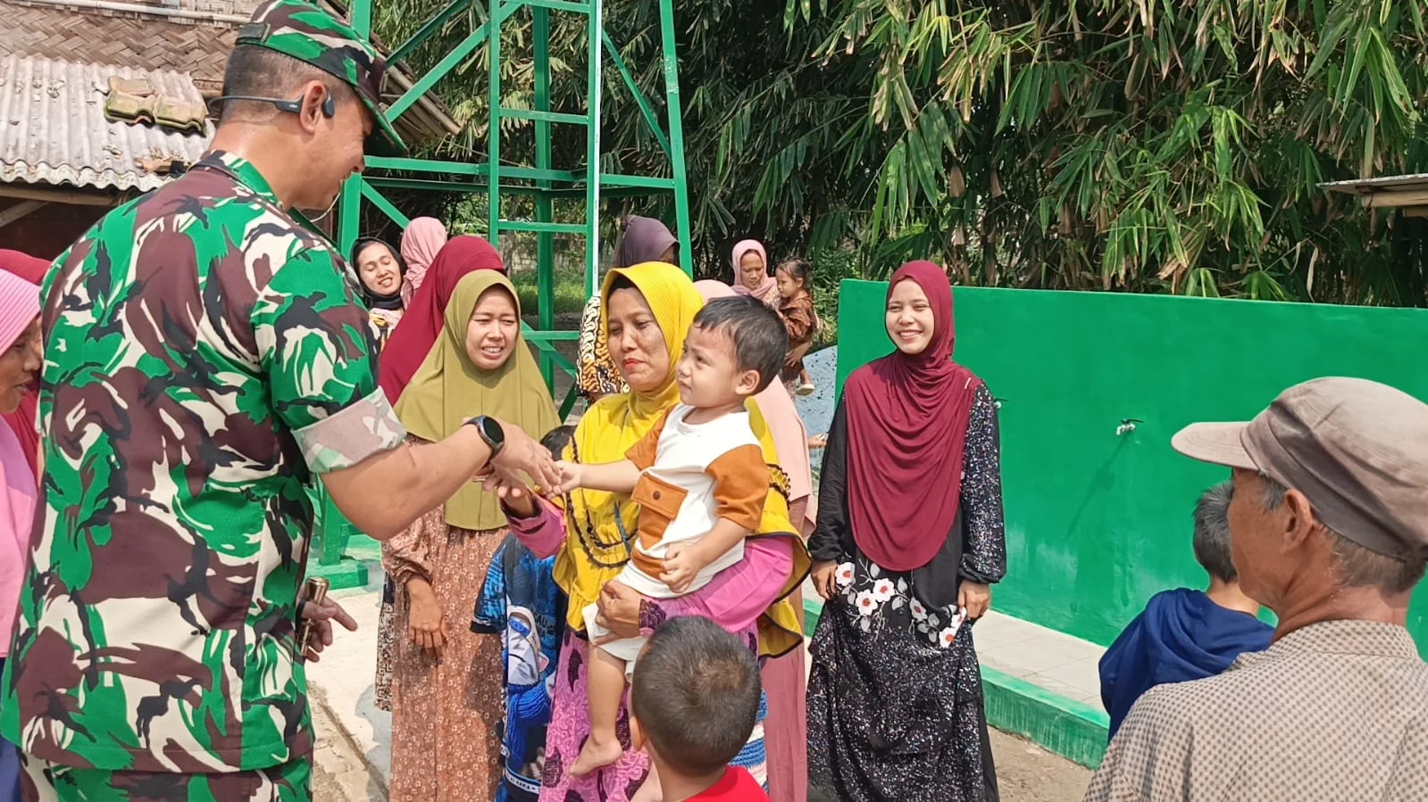Wujud Bakti TNI untuk Rakyat, Dandim 0602/Serang Pastikan Sumur Bor Bantuan Presiden Siap Digunakan