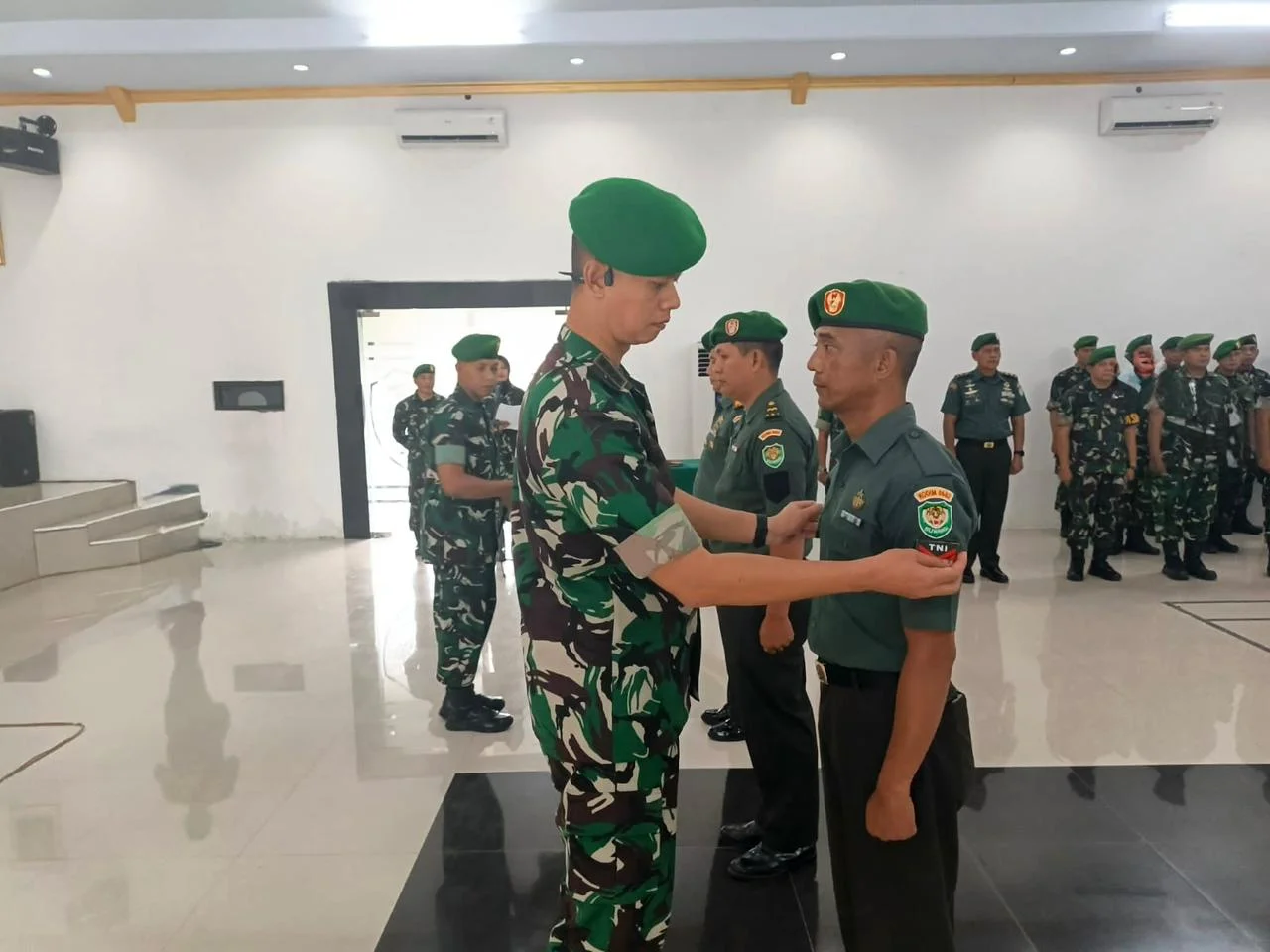25 Prajurit TNI Kodim 0602/Serang Naik Pangkat, Dandim Lepas 3 Prajurit Pindah Satuan