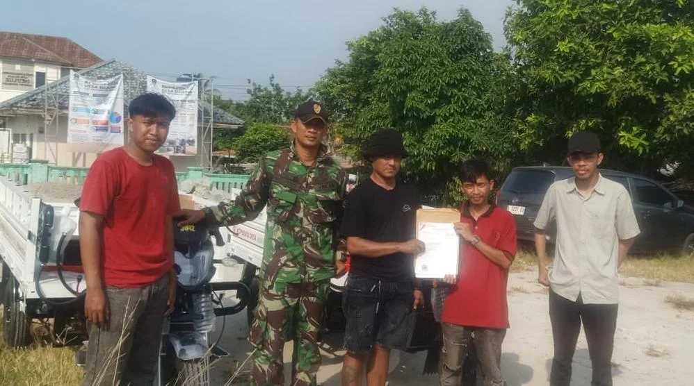 Babinsa Koramil 0602-11/Tirtayasa Kodim 0602/Serang Dampingi Penyerahan Kendaraan Operasional KDKMP