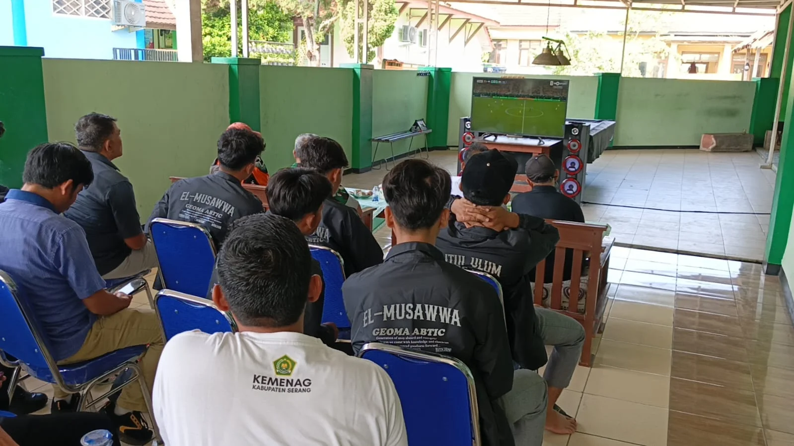 Koramil 0602-06/Kramatwatu Kodim 0602/Serang Hadirkan Kemeriahan Nobar Piala Dunia 2026 Bersama Warga